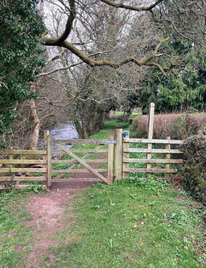 Cosy Arts & Crafts Cottage With Stunning Views Brecon Eksteriør bilde